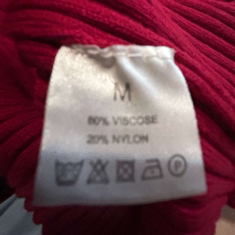 Valentine Red Sweater Dress Bodycon Fit Long Sleeve, Cow Neck, Short Length Sz S - Picture 10 of 11